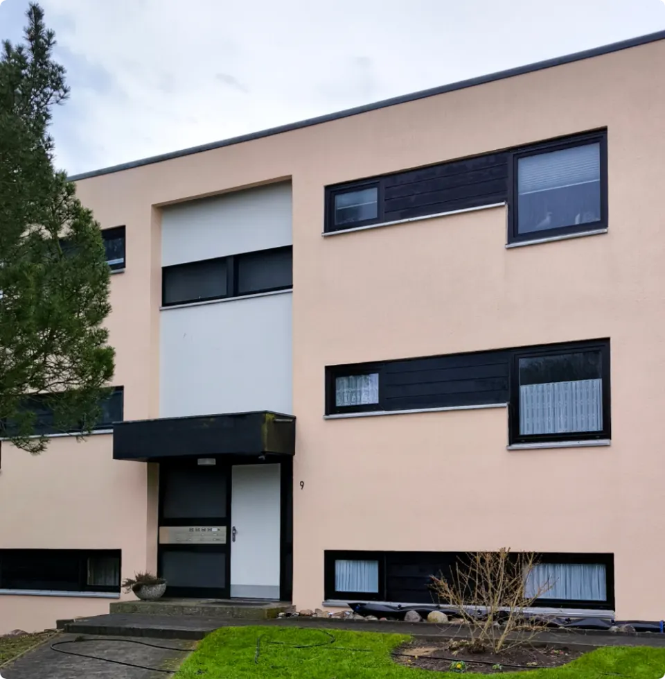 Hausfassade nach der Reinigung