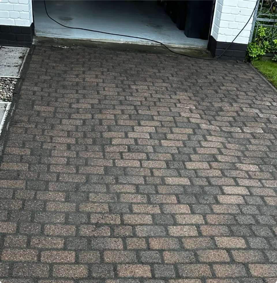 Steinweg nach der Reinigung